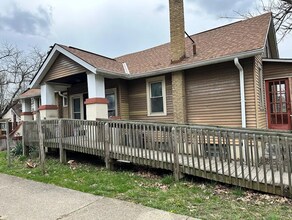 Building Photo - 931 Olive Ave