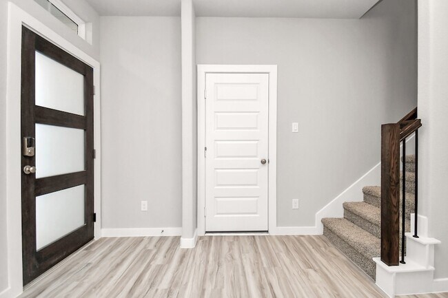 Foto del edificio - 17129 White Acer Wy