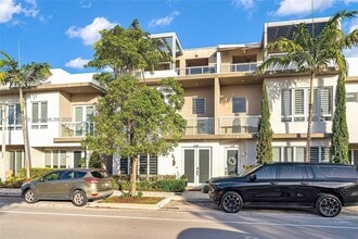 Building Photo - 6309 NW 104th Ct