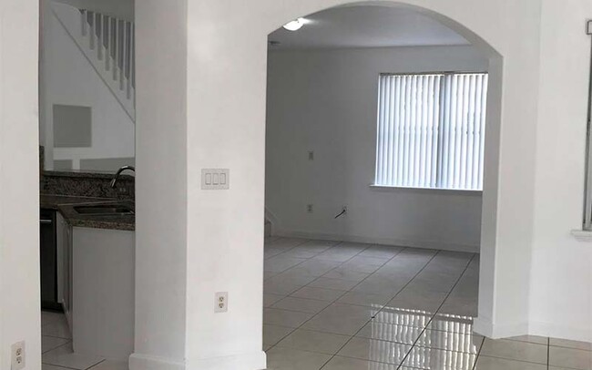 Foto del edificio - 4847 NW 108th Ct