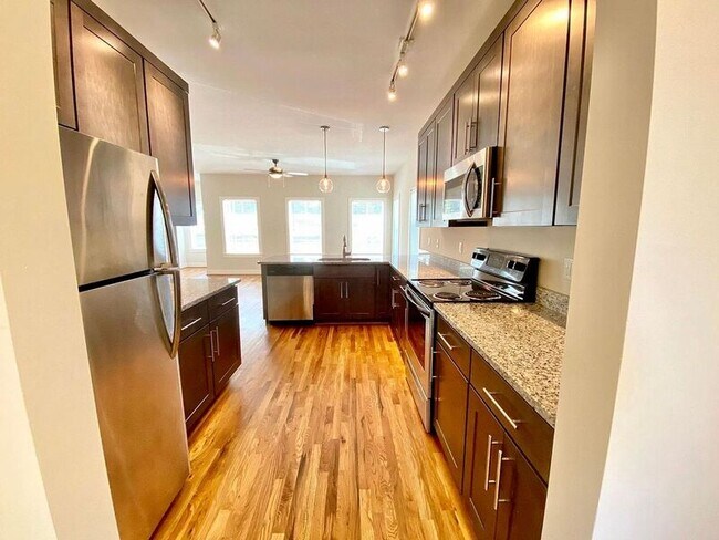 Foto del edificio - 305-311 West 13th Street - 309 West 13th A