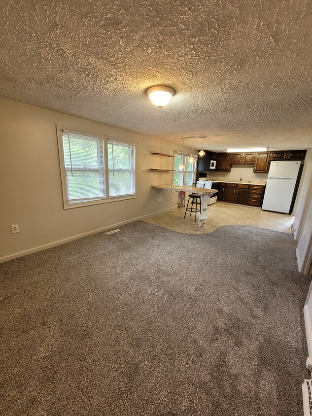 Foto principal - 1110 Pines Rd