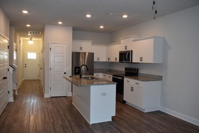 Foto del edificio - 4178 Taylor Pond Rd