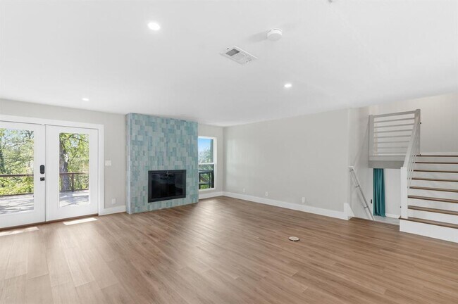 Building Photo - 6103 Cherrylawn Cir