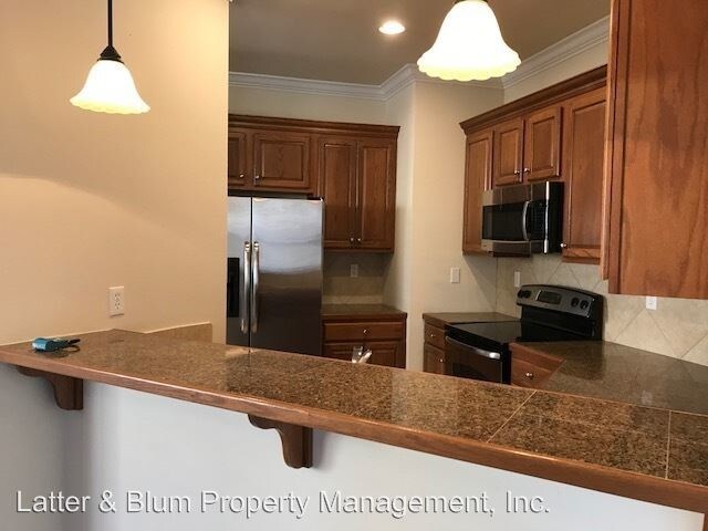 Building Photo - 18136 River Birch Dr