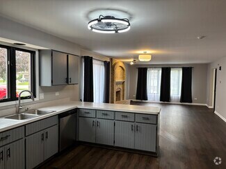 Building Photo - 7129 S 86th Ave