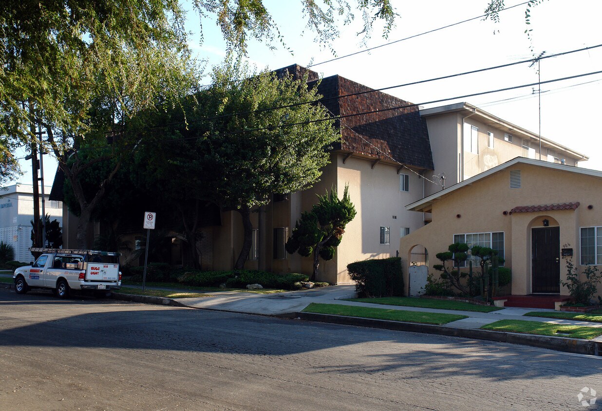 Foto del edificio - 910 Enterprise Ave Apartments