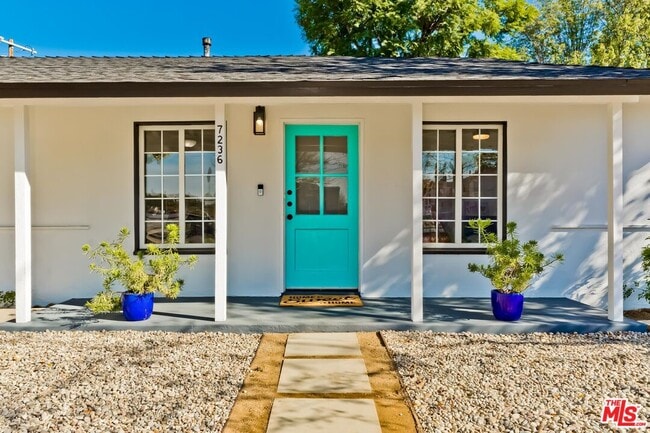 Building Photo - 7236 Encino Ave