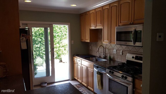 Building Photo - 2833 Kensington Rd