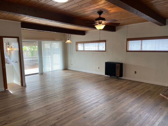 Building Photo - Large 3 Bed, 2 Bath in La Mesa!!