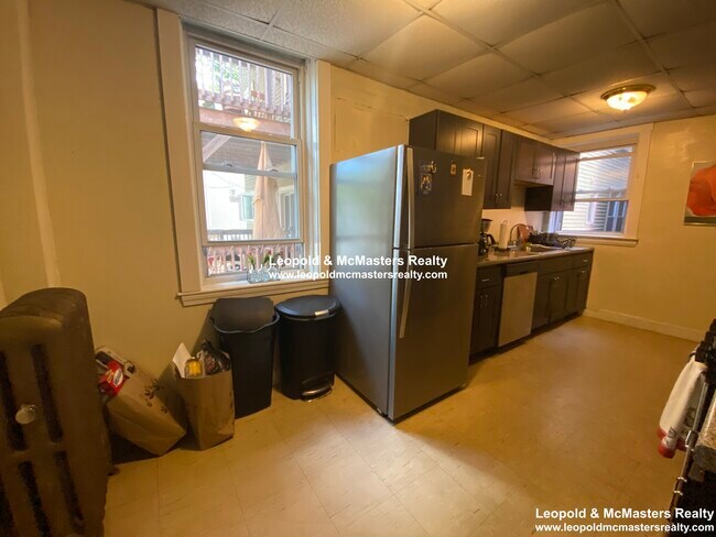 Foto del edificio - 139 Davis Ave