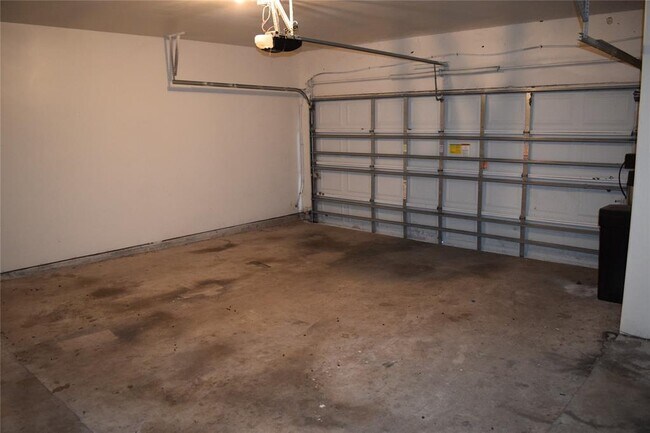 Building Photo - 3111 Hereford Cir