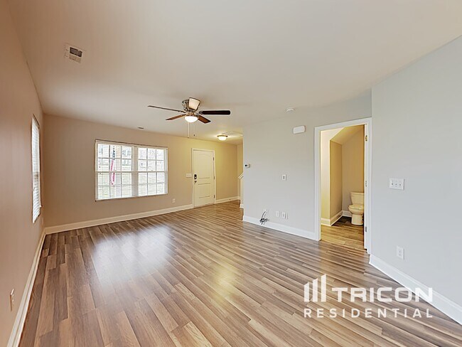 Foto del edificio - 5308 Tucker Phillips Dr