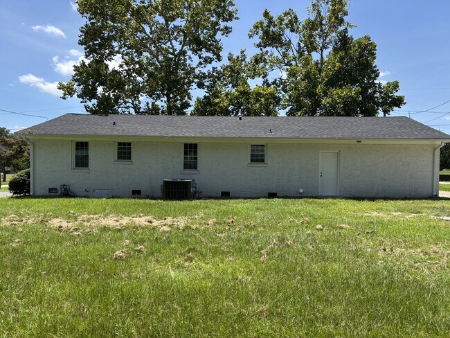 Building Photo - 1246 NC-27