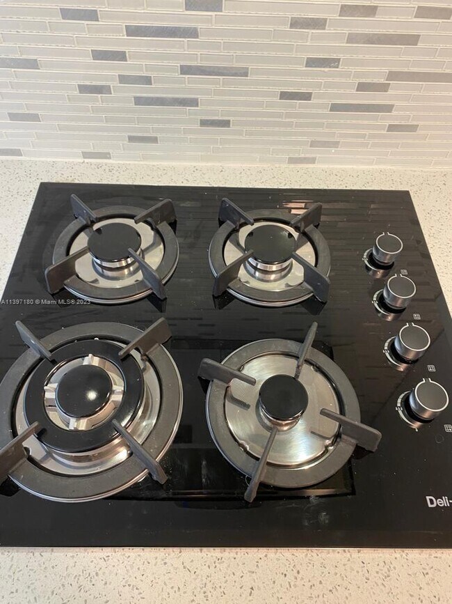 Foto del edificio - 2539 Bayshore Dr