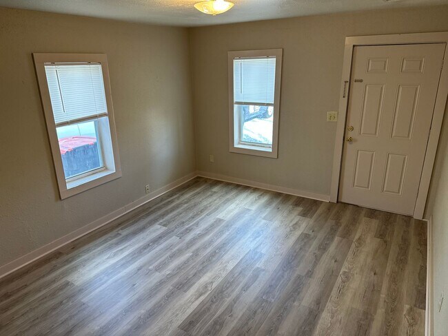 Foto del edificio - 2 Bedroom, 1 Bathroom Home with large backyard, near Downtown Springdale