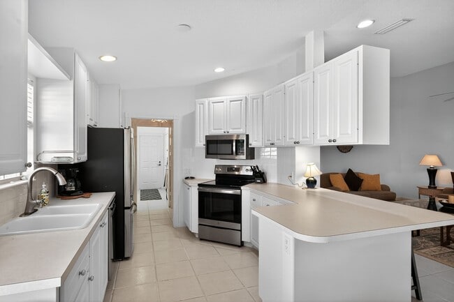 Building Photo - 7542 Quinto Dr