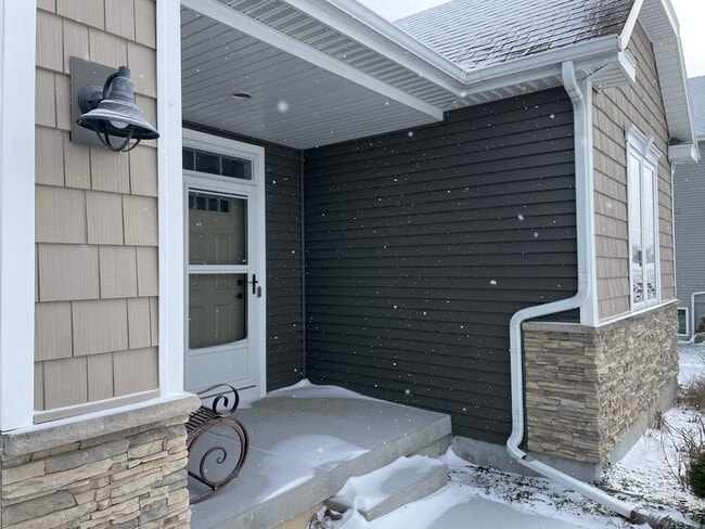 Building Photo - 2622 Mica Rd