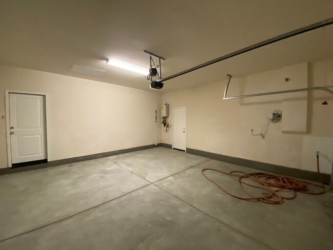 Foto del edificio - Beautiful Home with Solar