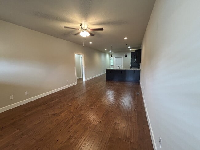 Building Photo - 2BD 2BA ONE LEVEL CONDO IN ALGOOD