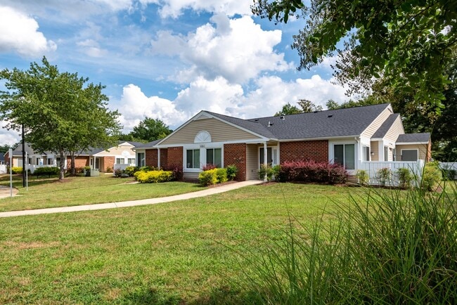 Building Photo - Coachman's Landing Apartments