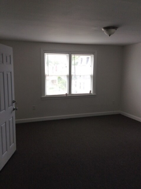 Sala de estar - 6321 Morton St