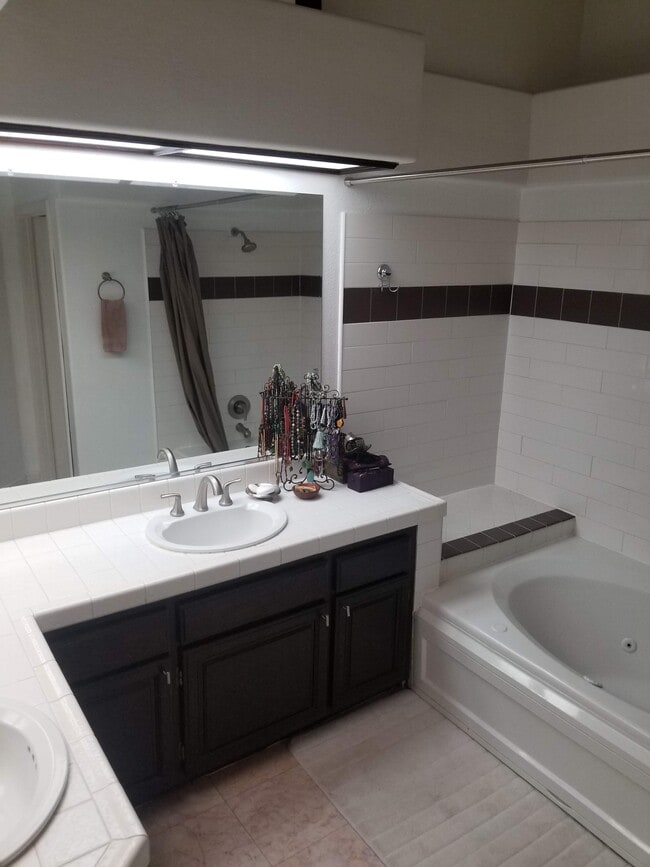 Building Photo - 25701 Holiday Cir