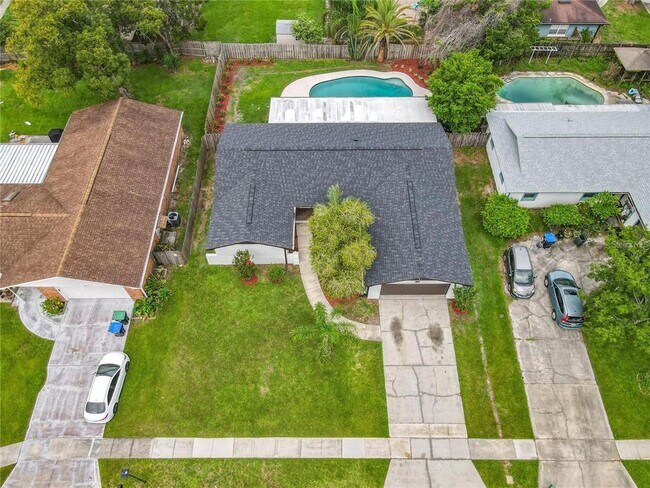 Foto del edificio - 8676 Hillside Dr
