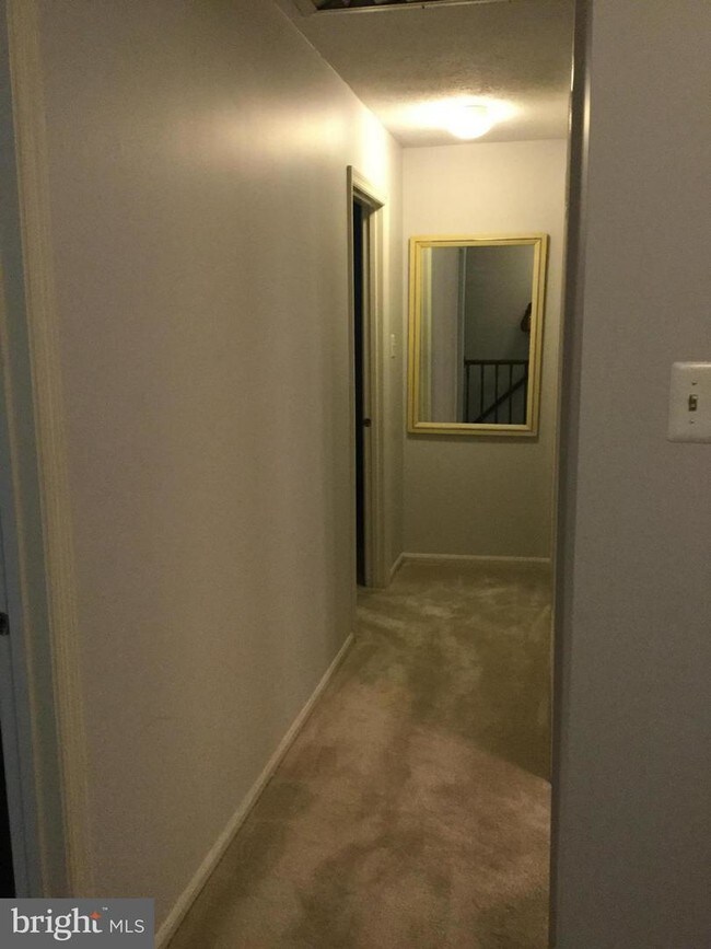 Foto del edificio - 203 Bookham Ln