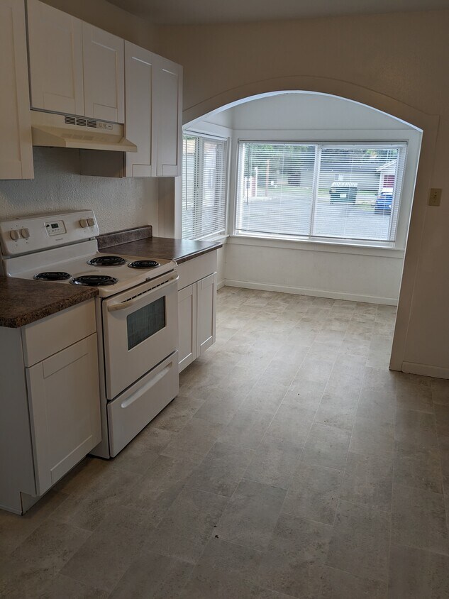 Primary Photo - 2451 Biehn St