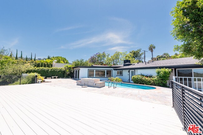 Building Photo - 3650 Sapphire Dr