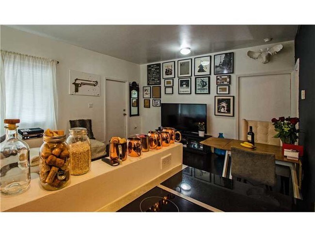 Building Photo - 729 Meridian Ave