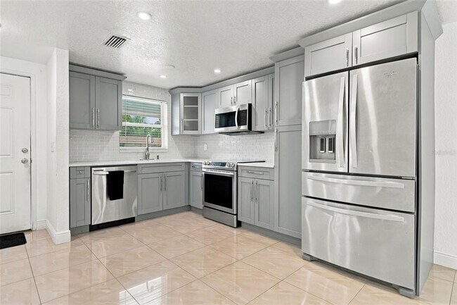 Foto del edificio - 8344 Drycreek Dr
