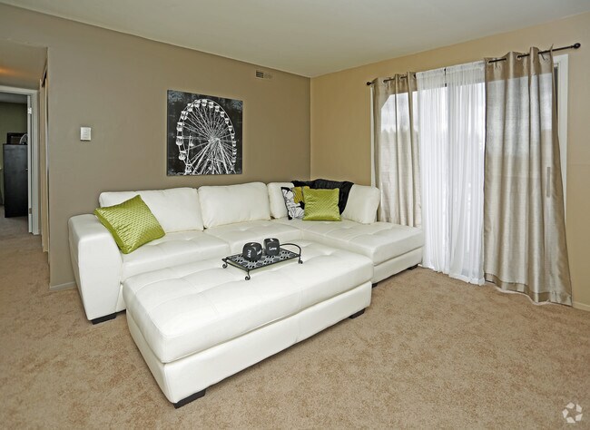 Sala de estar - Drakeshire Apartments (Suzanne Apartments LLC)