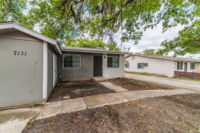 Foto del edificio - 7131 Glen Terrace