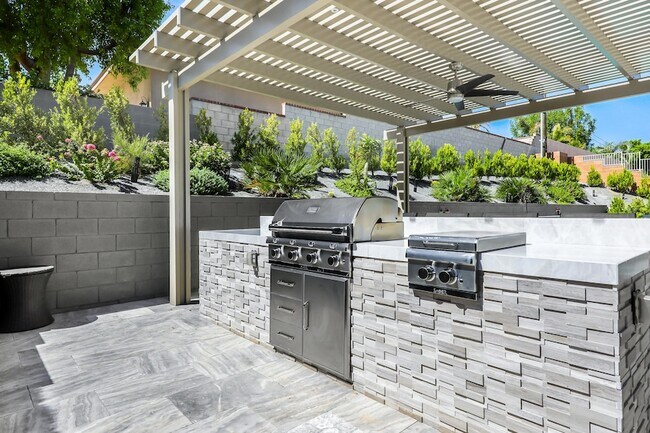 Building Photo - 79575 Camelback Dr