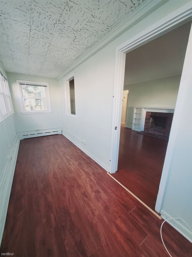 Foto del edificio - 1 br, 1 bath Condo - 27 Burwood Ave Unit 1A