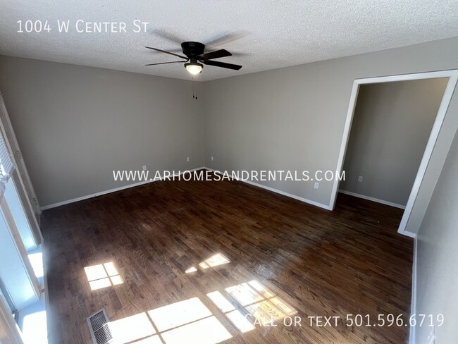 Building Photo - 1004 W Center St | $895 | 2 beds, 1 full b...