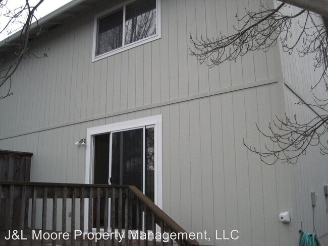 Building Photo - 609 Talent Ave