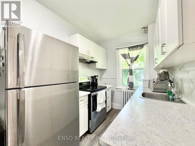 Building Photo - 5325-5325 Van Alstyne Pl