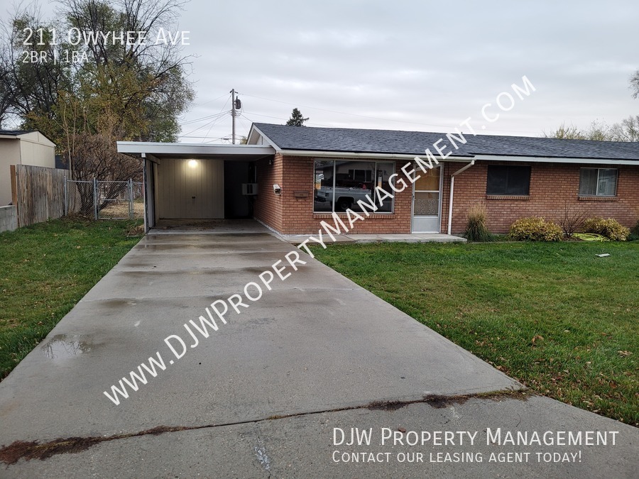 Foto principal - Cute Nampa 2 Bed 1 Bath with Carport!