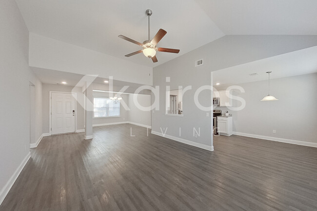 Building Photo - 228 Western Red Cedar Dr