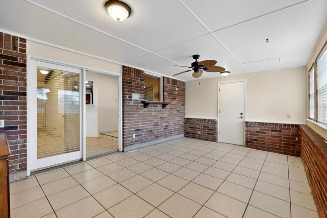 Building Photo - 5180 Fm 972