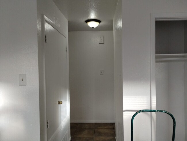 Foto del edificio - 12612 Copper Ave NE