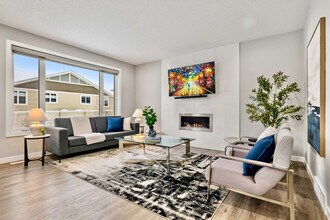 Building Photo - 562 Silverado Blvd SW