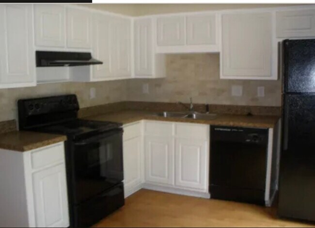 Building Photo - 3173 Dove Ct SW