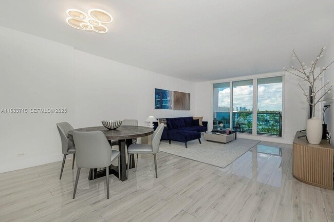 Building Photo - 2301 Collins Ave
