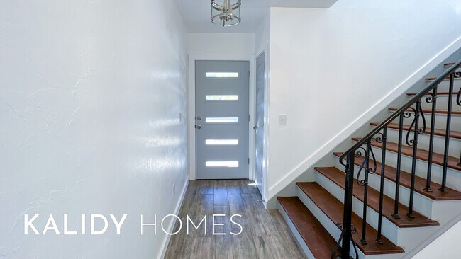 Foto del edificio - 3012 N Venice Blvd