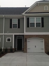 Building Photo - 516 Abelia Way