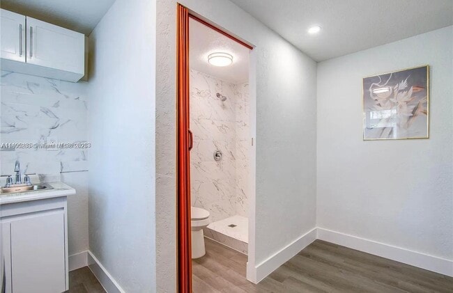 Building Photo - 2551 SW 53rd Ave